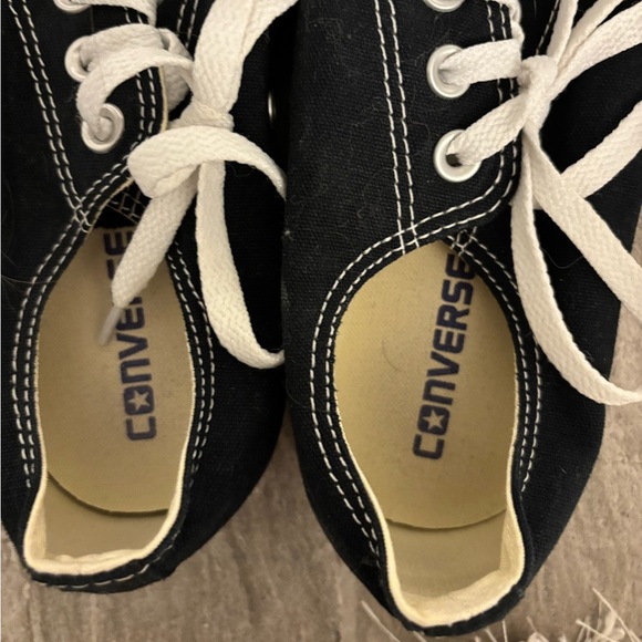 Womens Converse Like New - Picture 2 of 4